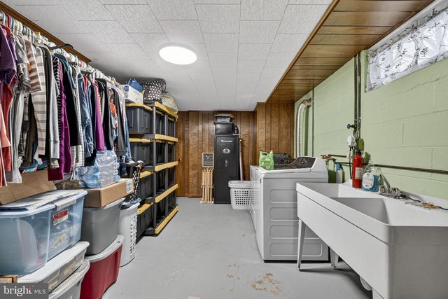 209 WOOD AVE, Winchester, VA 22601