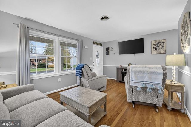 209 WOOD AVE, Winchester, VA 22601