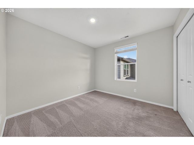 2611 26TH Loop, Springfield, OR 97477