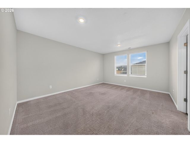2611 26TH Loop, Springfield, OR 97477