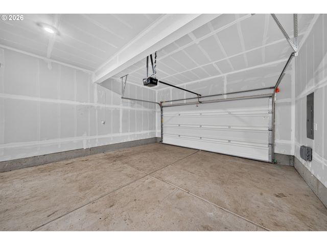 2611 26TH Loop, Springfield, OR 97477