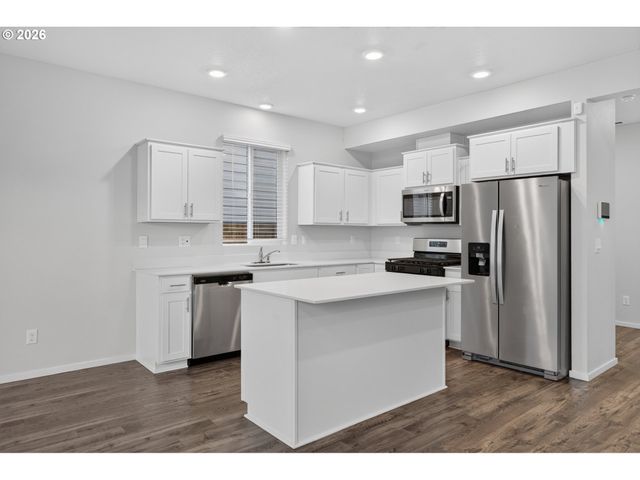 2611 26TH Loop, Springfield, OR 97477