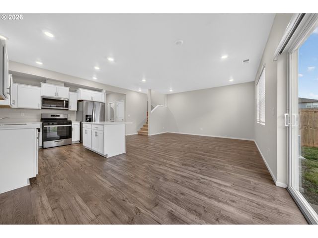 2611 26TH Loop, Springfield, OR 97477
