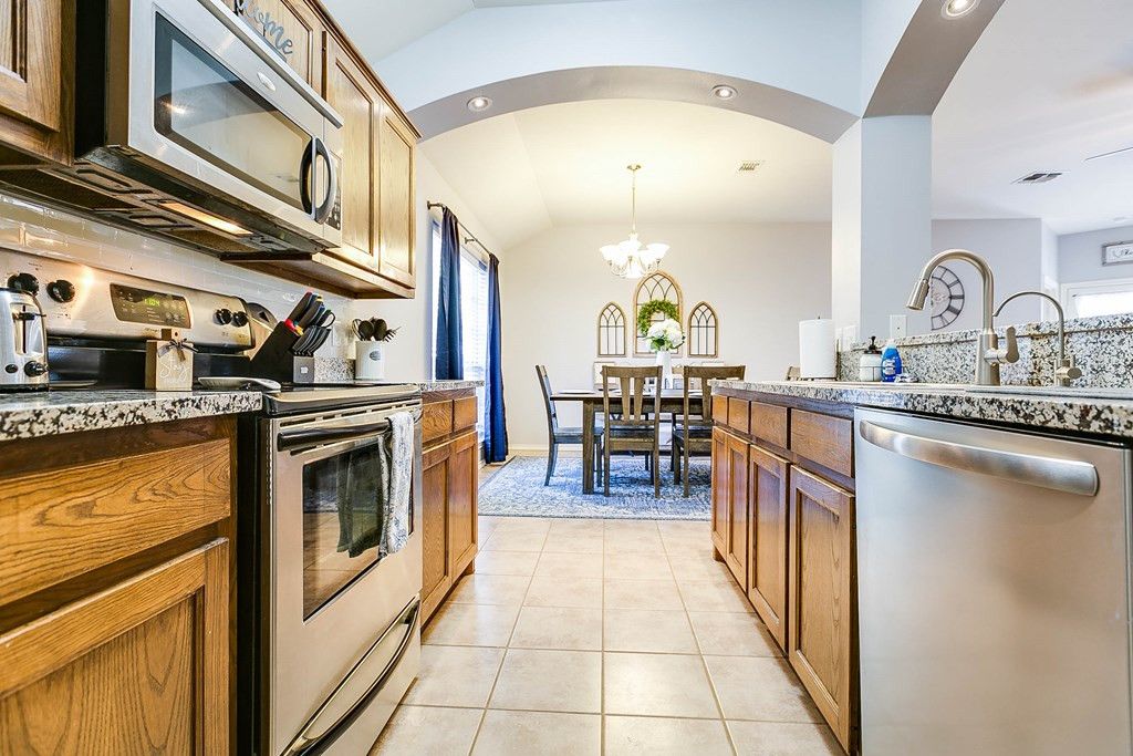 Image 11 of property listing at 3302 Edgewood Drive, San Angelo, TX 76903