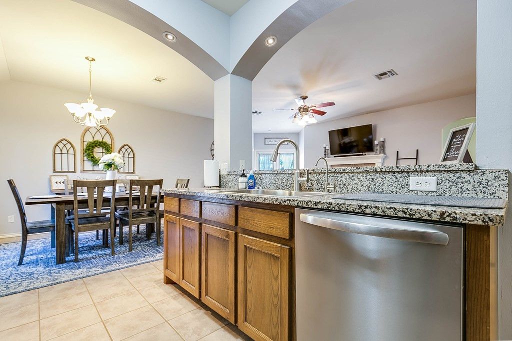 Image 12 of property listing at 3302 Edgewood Drive, San Angelo, TX 76903