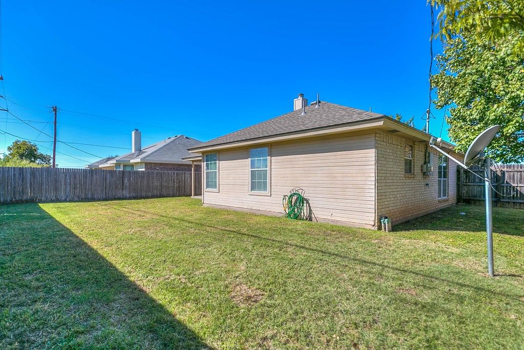 Image 27 of property listing at 3302 Edgewood Drive, San Angelo, TX 76903