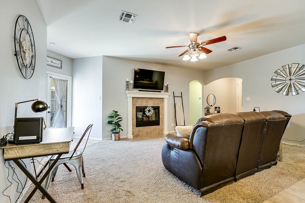 Image 6 of property listing at 3302 Edgewood Drive, San Angelo, TX 76903