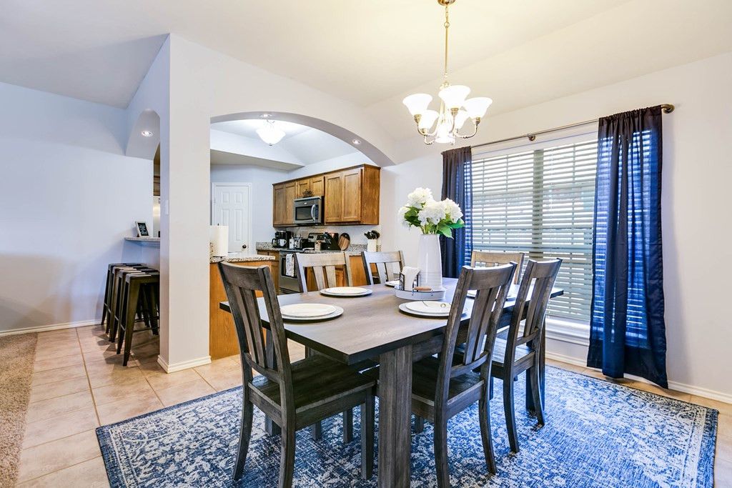 Image 8 of property listing at 3302 Edgewood Drive, San Angelo, TX 76903