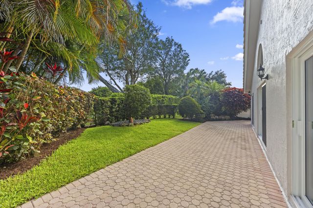 5141 Columbo Court, Delray Beach, FL 33484