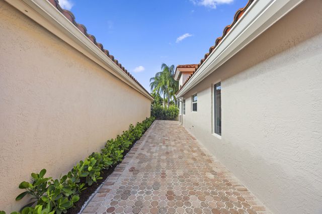 5141 Columbo Court, Delray Beach, FL 33484