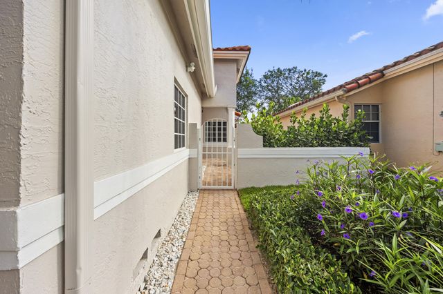 5141 Columbo Court, Delray Beach, FL 33484