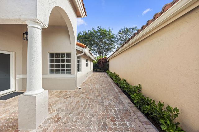 5141 Columbo Court, Delray Beach, FL 33484