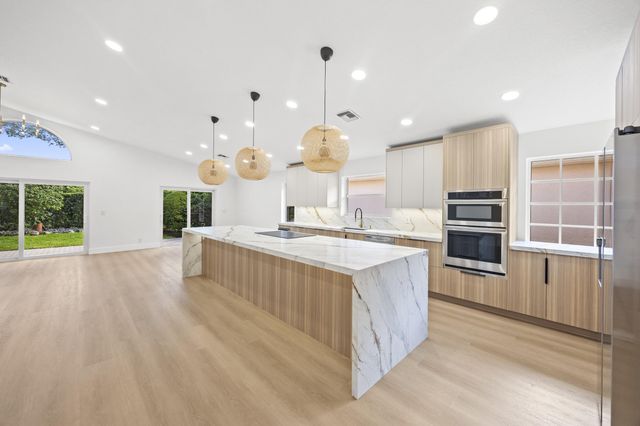 5141 Columbo Court, Delray Beach, FL 33484