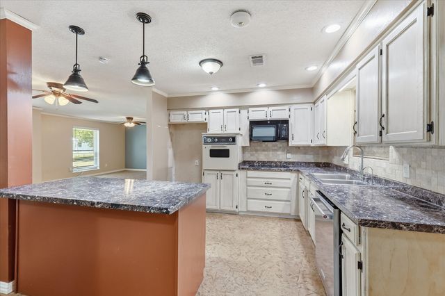 8766 Webb Road, Ponder, TX 76259