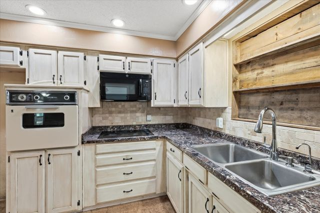 8766 Webb Road, Ponder, TX 76259
