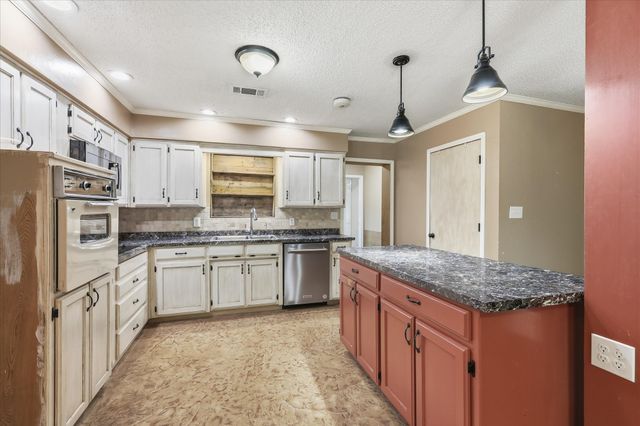 8766 Webb Road, Ponder, TX 76259