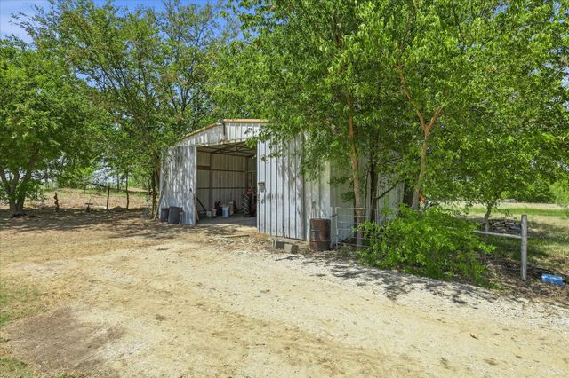 8766 Webb Road, Ponder, TX 76259