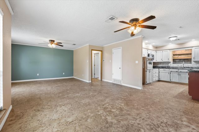 8766 Webb Road, Ponder, TX 76259