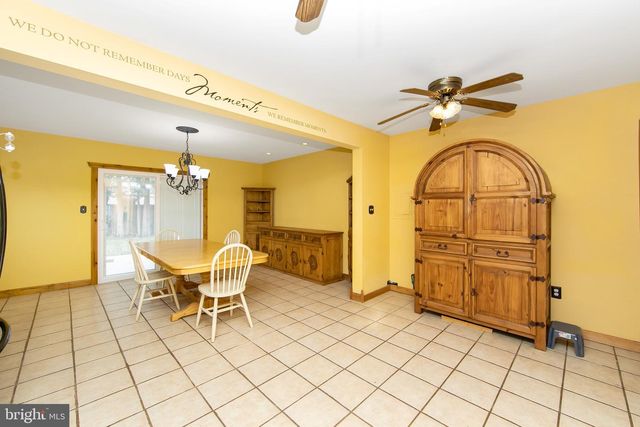 17 S WALNUT CIR, West Berlin, NJ 08091