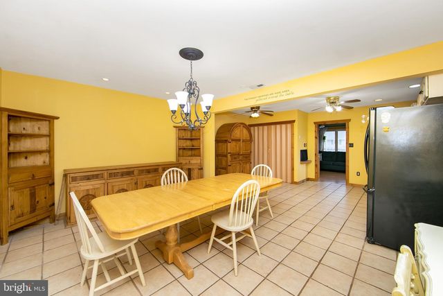 17 S WALNUT CIR, West Berlin, NJ 08091