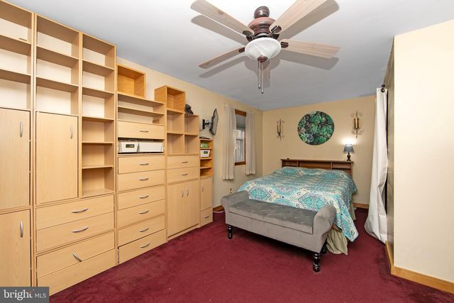 17 S WALNUT CIR, West Berlin, NJ 08091