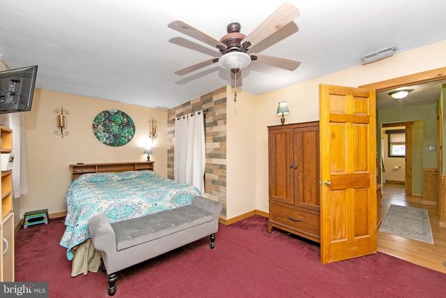 17 S WALNUT CIR, West Berlin, NJ 08091