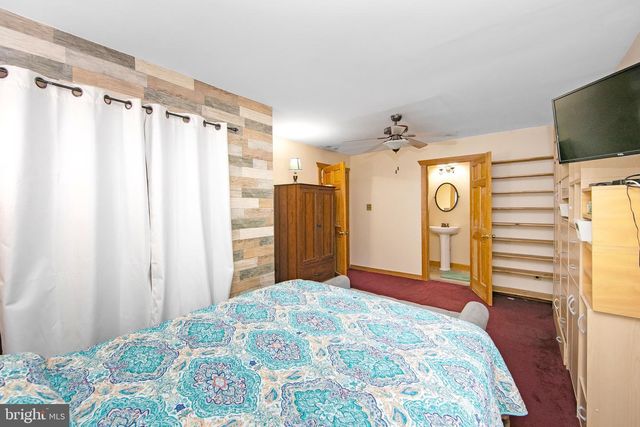 17 S WALNUT CIR, West Berlin, NJ 08091