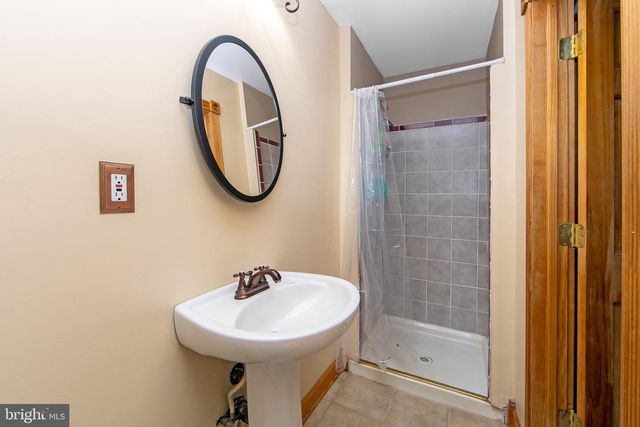 17 S WALNUT CIR, West Berlin, NJ 08091