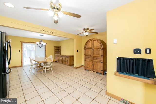 17 S WALNUT CIR, West Berlin, NJ 08091