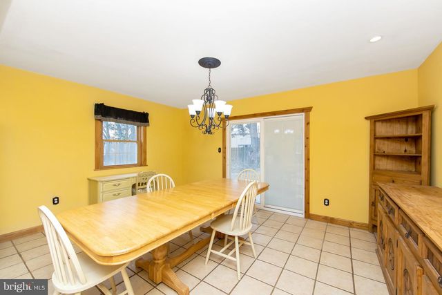 17 S WALNUT CIR, West Berlin, NJ 08091