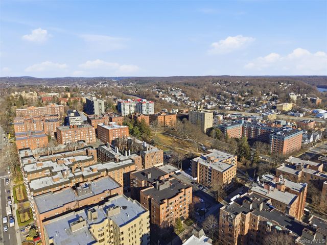 325 Main Street 6H, White Plains, NY 10601
