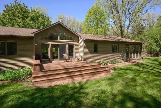 8029 Shag Bark Circle, Cross Plains, WI 53528