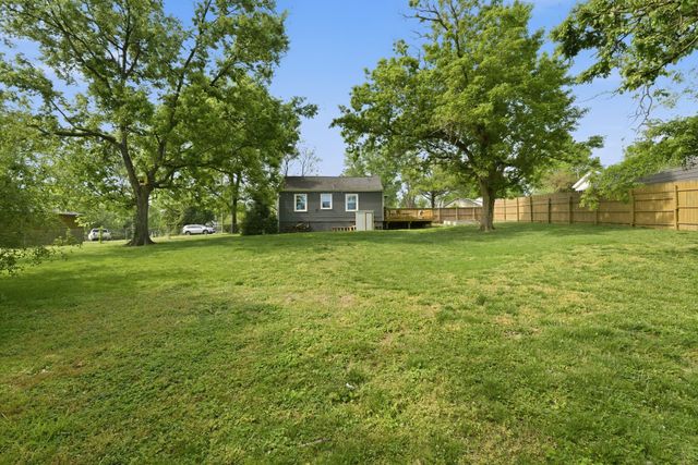 86 Evelyn Dr, Nashville, TN 37210