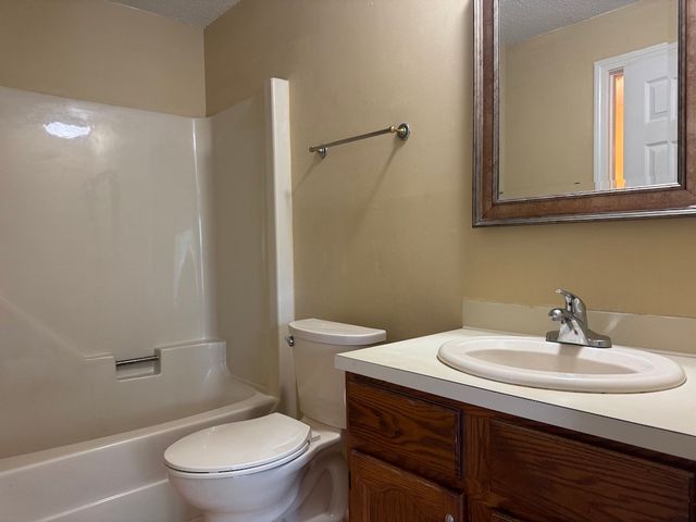 283 Privilege Street 4, Woonsocket, RI 02895