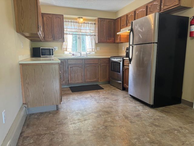 283 Privilege Street 4, Woonsocket, RI 02895