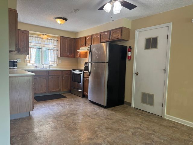 283 Privilege Street 4, Woonsocket, RI 02895