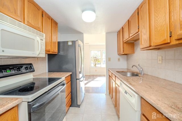 49 Cottonwood Court, South Brunswick, NJ 08852