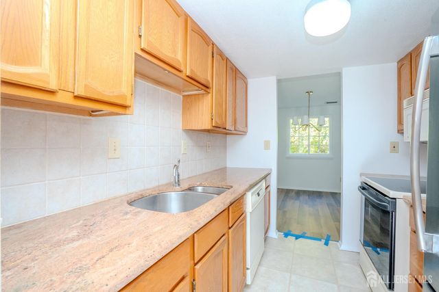 49 Cottonwood Court, South Brunswick, NJ 08852