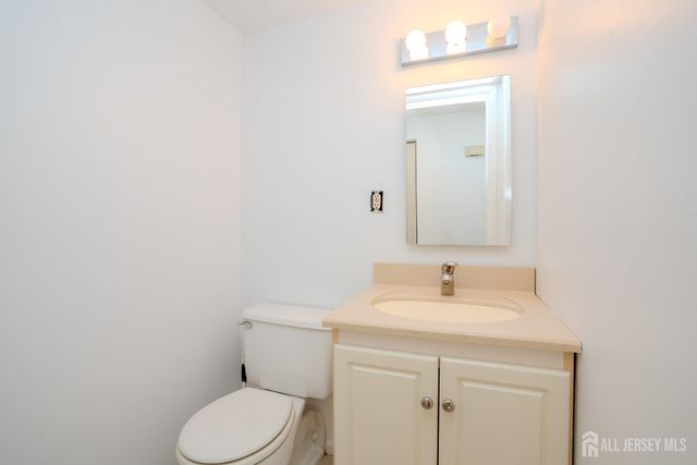 49 Cottonwood Court, South Brunswick, NJ 08852