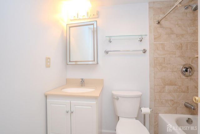 49 Cottonwood Court, South Brunswick, NJ 08852