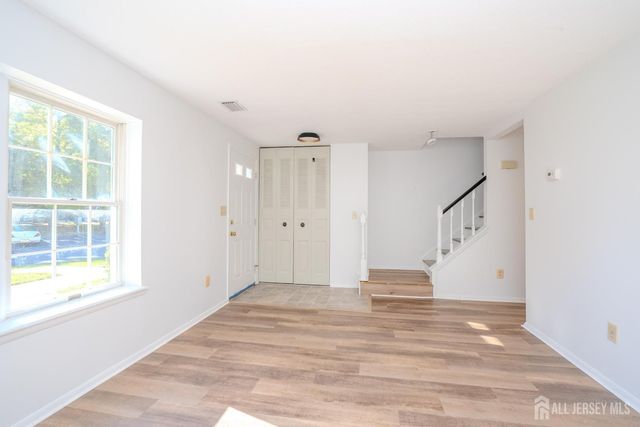 49 Cottonwood Court, South Brunswick, NJ 08852