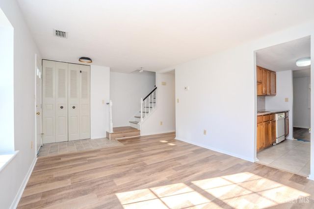 49 Cottonwood Court, South Brunswick, NJ 08852