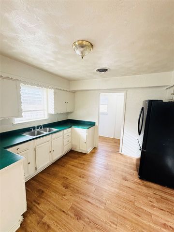 6820 Dart Avenue, Dallas, TX 75217