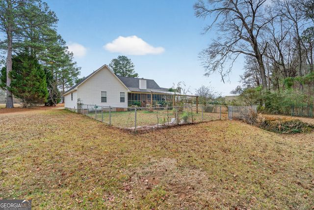 249 Southern Walk Circle, Gray, GA 31032