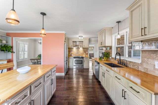 5408 Villa Rd, Knoxville, TN 37918