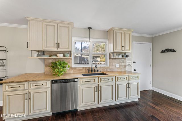 5408 Villa Rd, Knoxville, TN 37918