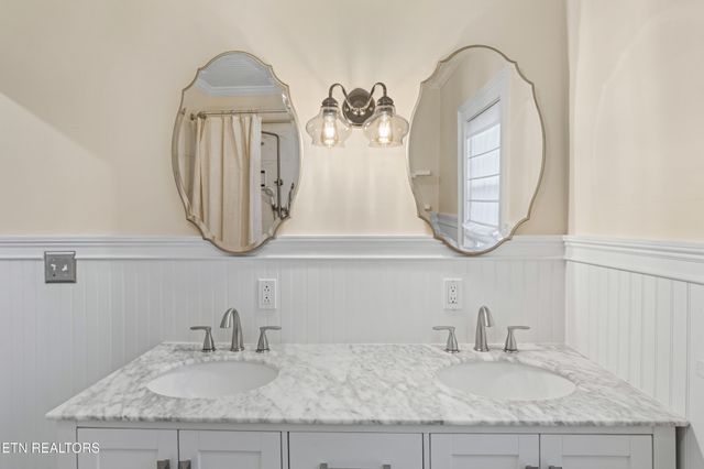 5408 Villa Rd, Knoxville, TN 37918