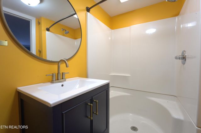 5408 Villa Rd, Knoxville, TN 37918