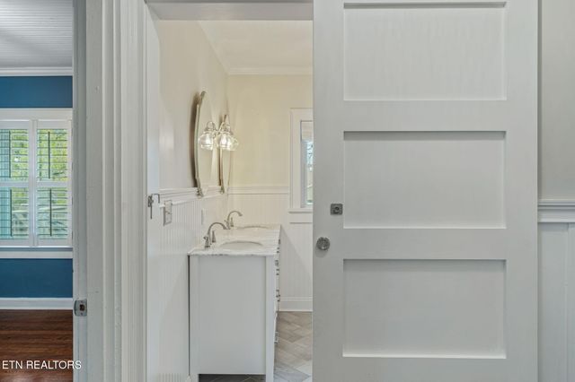 5408 Villa Rd, Knoxville, TN 37918