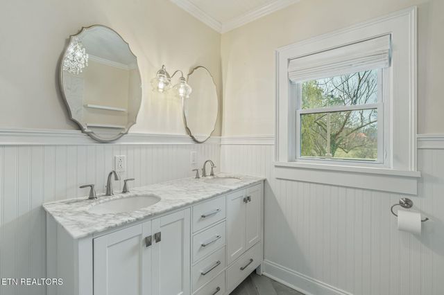 5408 Villa Rd, Knoxville, TN 37918